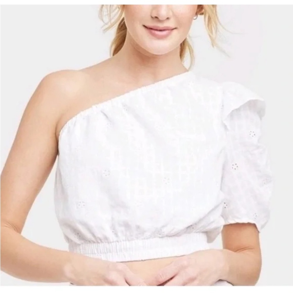 UNIVERSAL THREAD ONE SHOULDER EYELET TOP